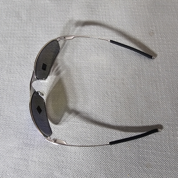 Oakley Whisker - Satin Chrome/Prizm Polarized Fit: Narrow - Size: L (134mm) - Picture 6 of 8